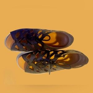 Kenneth Cole Gentle Soul sandals Comfy cute!!